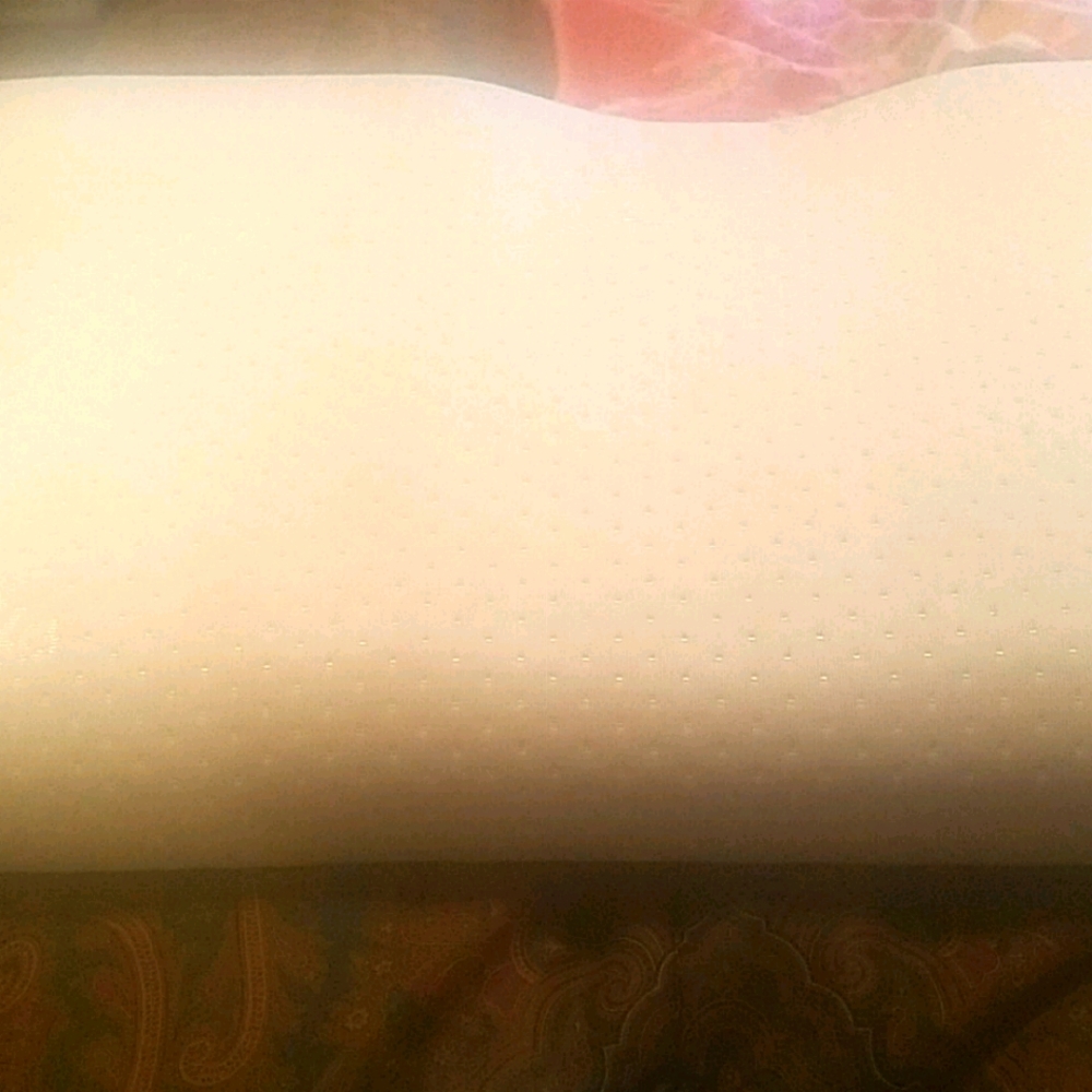 Bed pillow